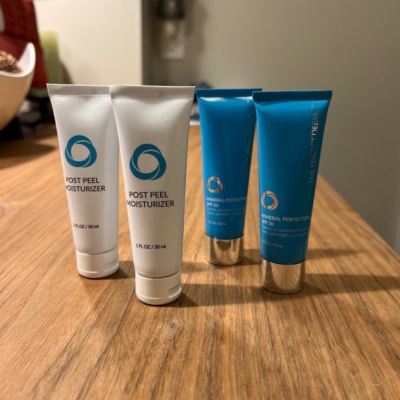 The Perfect Derma Travel Set - Moisturizer & Sunscreen  NIB - Picture 1 of 6